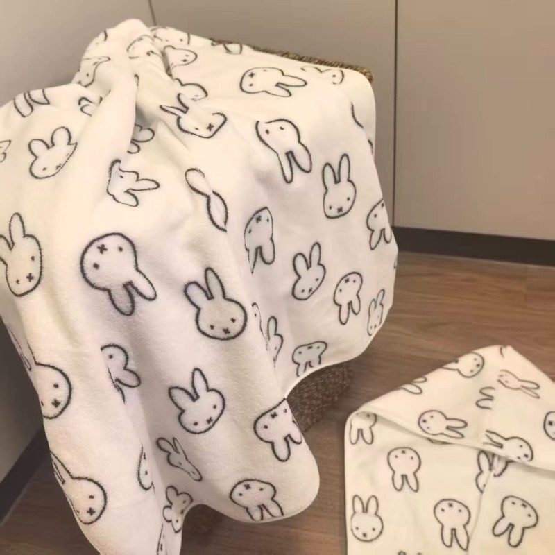 Simple Miffy Rabbit Sweet and  - Home Goods Bathroom Sets 评论和价格